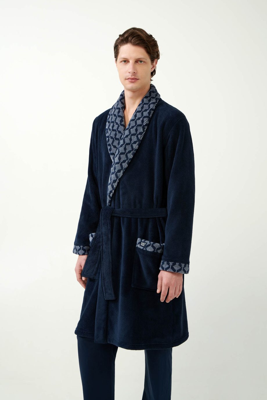 Robe with Diamond Print Lapel