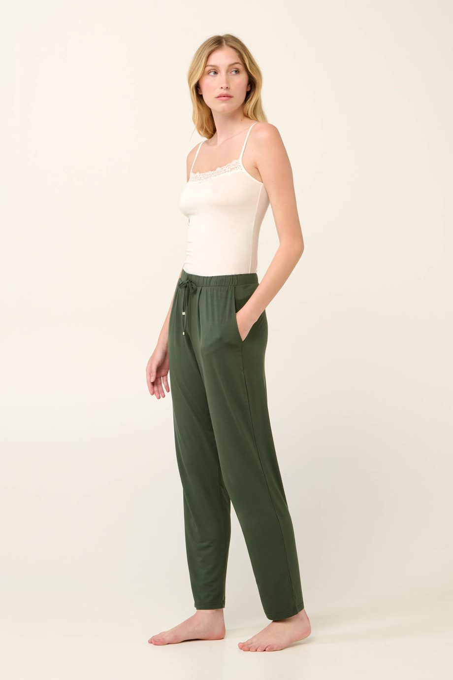 Long Women’s Pants with Pleats