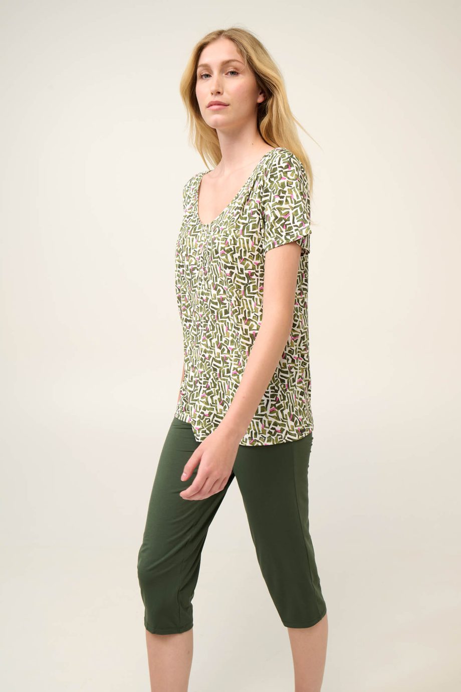 Micromodal Women’s Pyjamas with Capri Pants