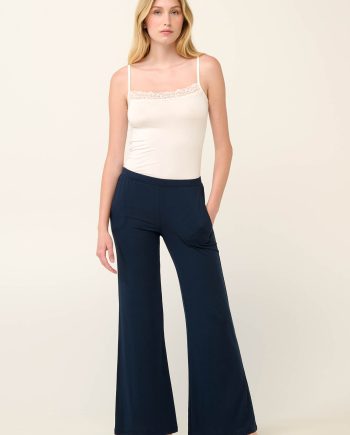 Wide Legged Women’s Pants with Side Pockets