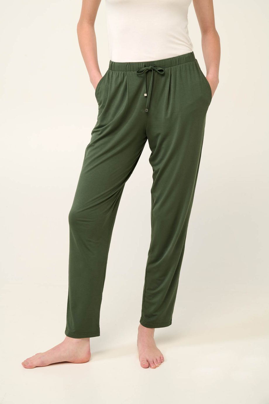 Long Women’s Pants with Pleats