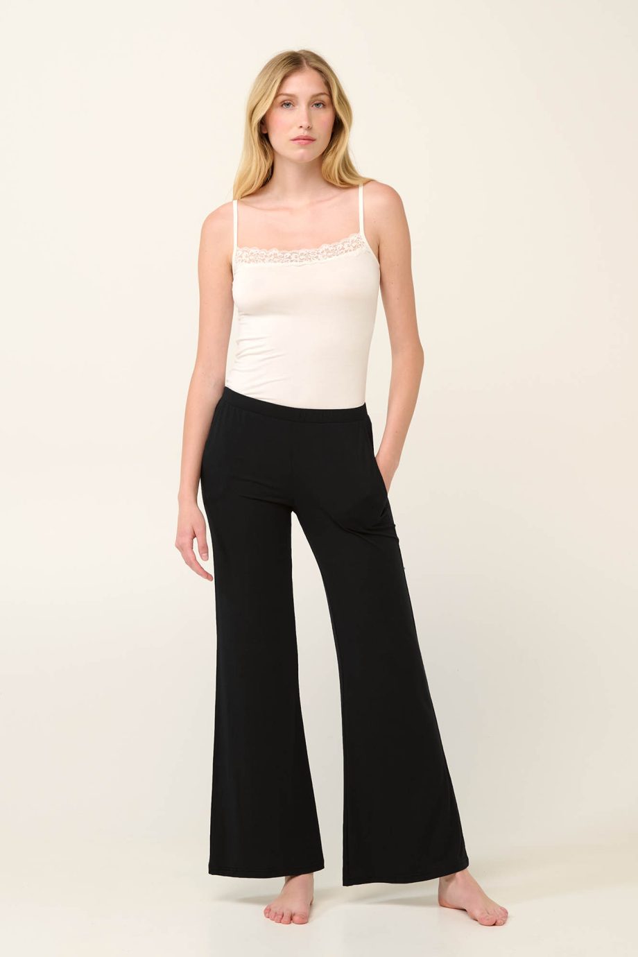 Wide Legged Women’s Pants with Side Pockets