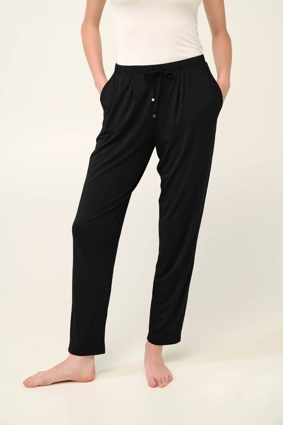 Long Women’s Pants with Pleats